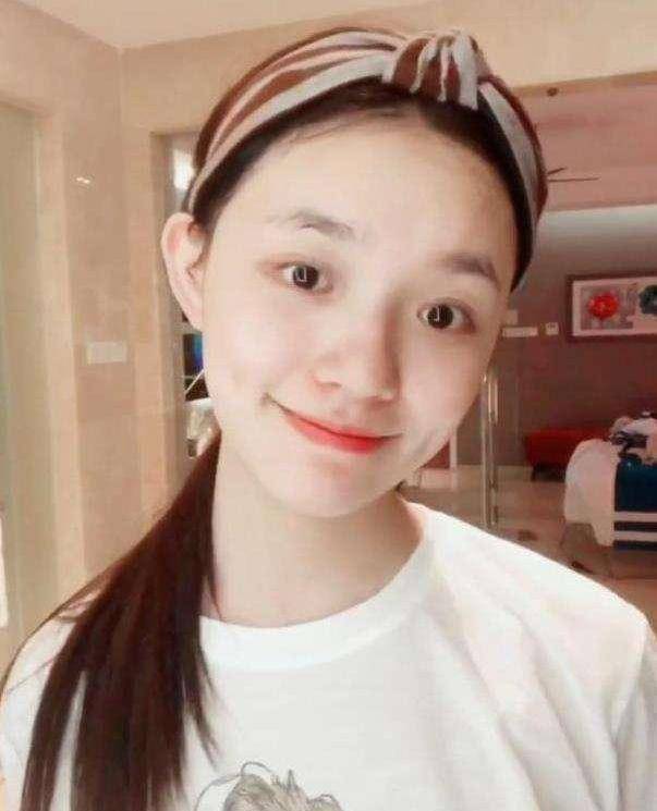 画眉为何纹眉的大多是普通女生？而女艺人却很少纹眉？看完你就明白了