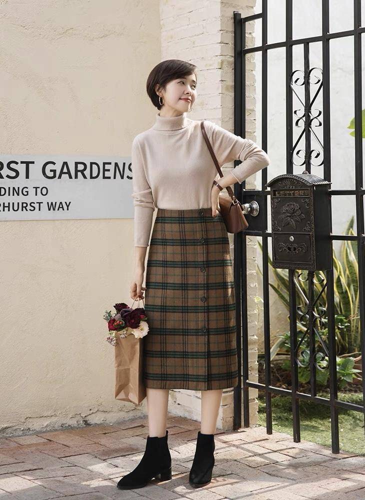 整体 优雅女人秋冬都穿“半身裙”，这几个一衣多穿的小知识，日常实用