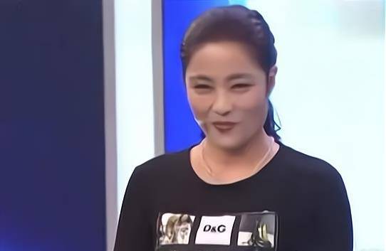 女神|好歌手云飞:6登央视春晚,娶“古典女神”美娇妻,为人低调朴素