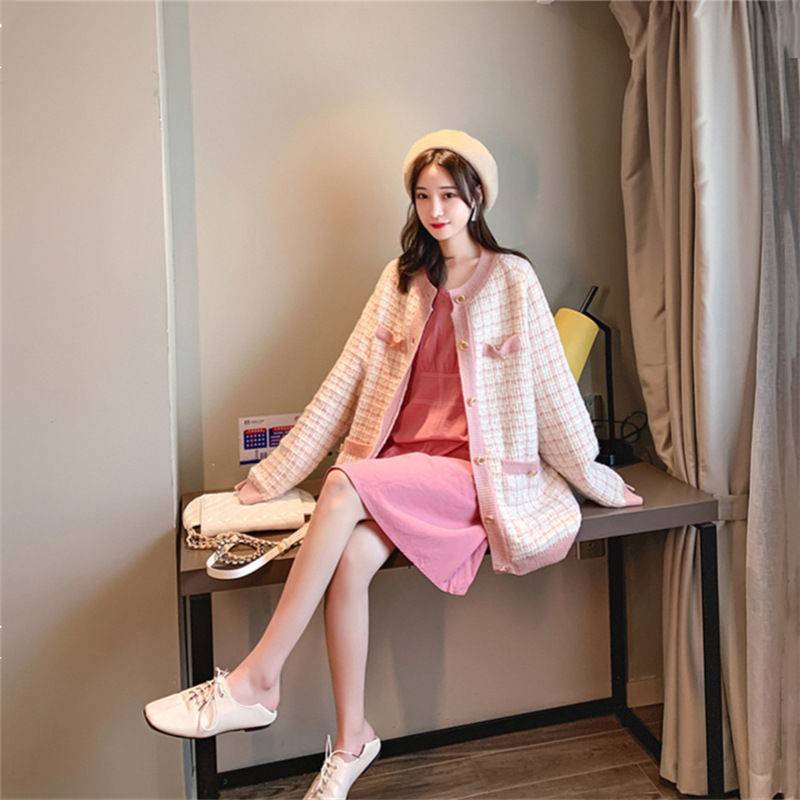 形象 千鸟格开衫毛衣的冬季魅力,可爱风穿搭造型,萌化你的小心肝