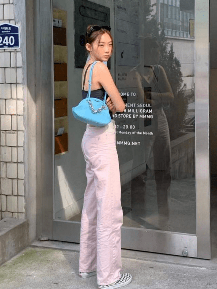 设计 女星蒋欣瘦成 Lisa 2.0？！网友：差点认不出来…