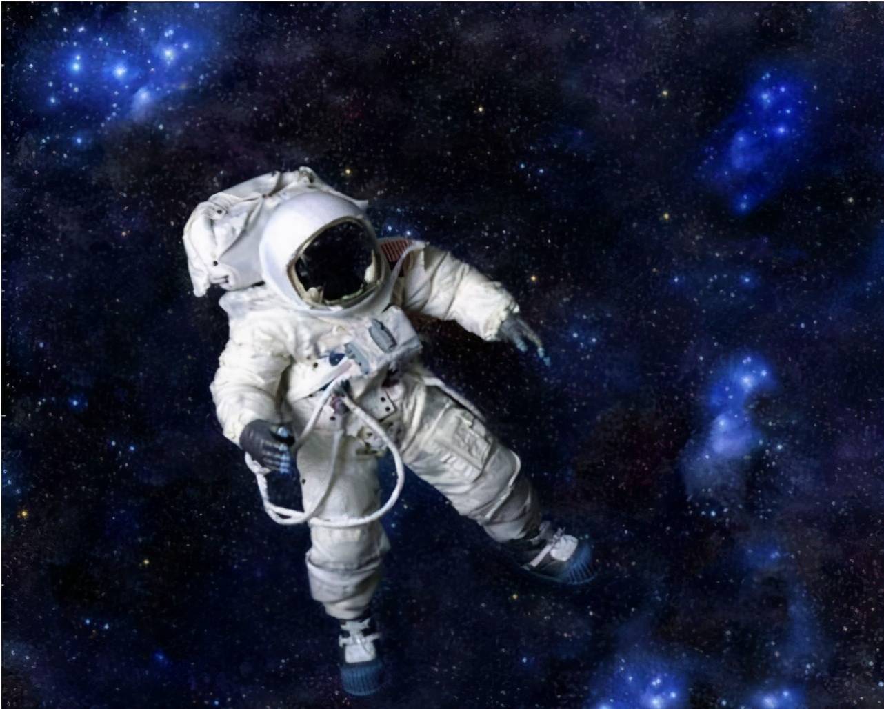 在浩瀚太空中,宇航员看到的宇宙是白天还是黑夜?_地球