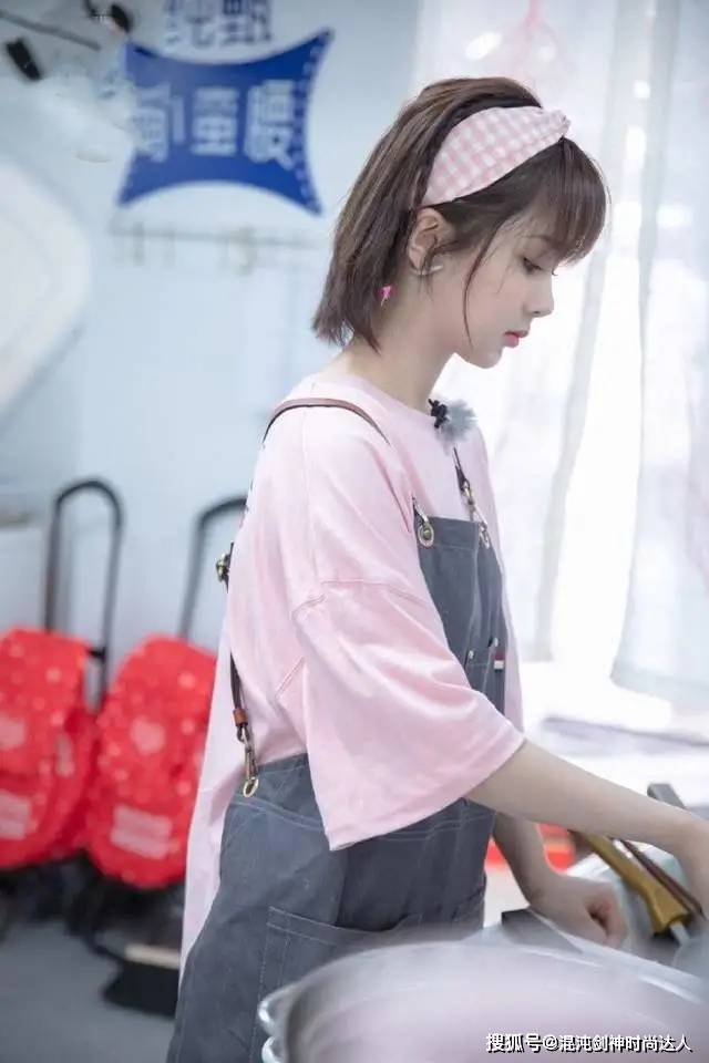 面部打扮看起来&quot;贵气&quot;的女人，基本会有这5个特征，气质很重要