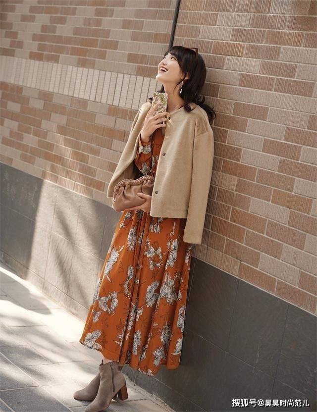 女孩子 小个子女生别再执着于穿过膝靴,今年秋冬这样穿搭,时髦又显高挑