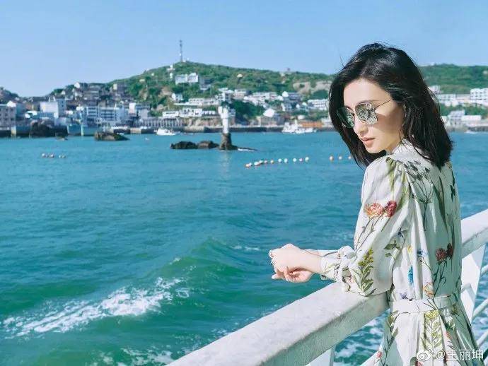 当红 女星王丽坤晒多组惊艳美图!雪肤玉貌太性感妩媚