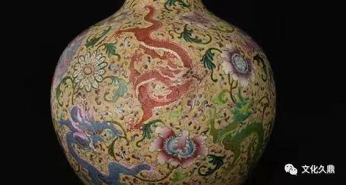 清乾隆粉彩九桃紋天球瓶 精品赏析：清乾隆黄地釉粉彩九龙纹天球瓶_搜狐
