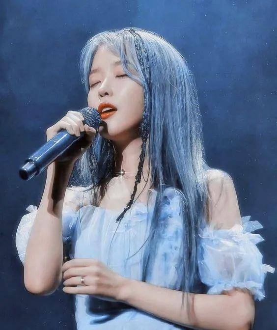 金发抄袭Lisa“太妹头”的佟丽娅一夜刷爆几亿播放量？内娱女爱豆都看跪了！