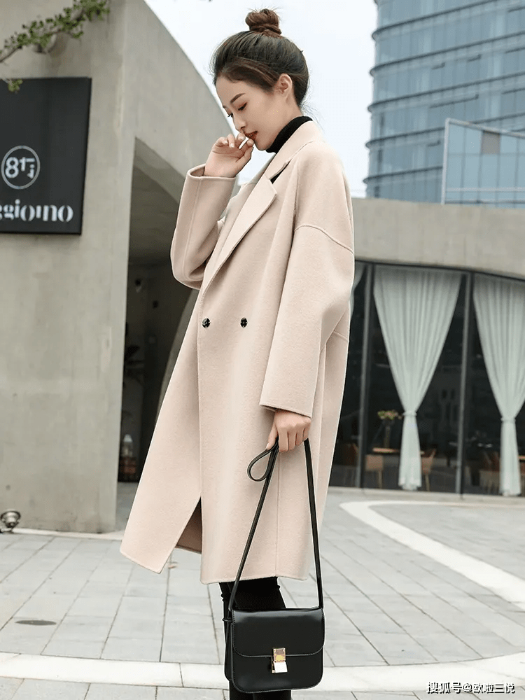 什么 大衣这样搭，太美了！