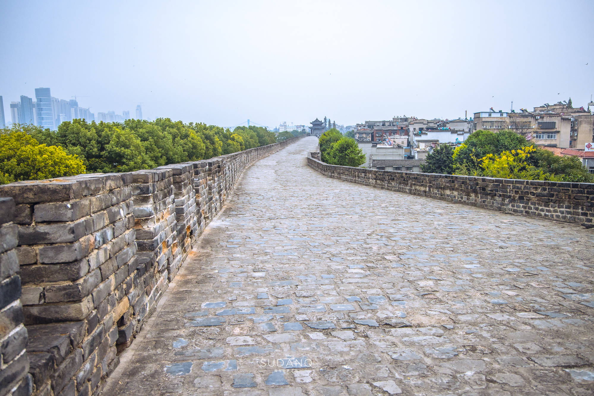 原创亚洲最宽的护城河中国保存最完整的古城铁打的襄阳令人惊叹