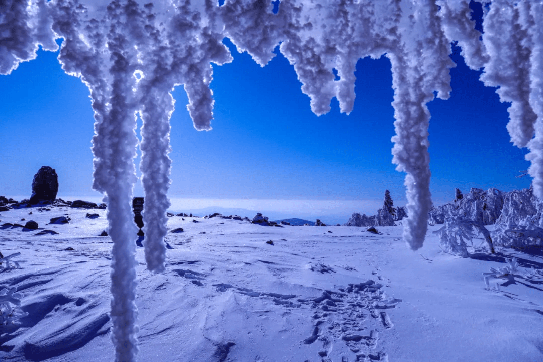 穿林海跨雪原走進夢幻雪山挑戰鏡泊湖藍冰徒步