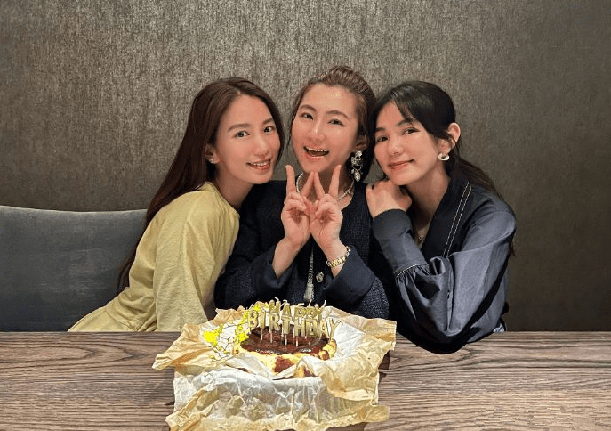 原创she合体为任家萱庆祝40岁生日照片曝光三姐妹唯一只有她未婚