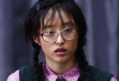 她是一个长相丑陋,邋遢难看,甚至毫不夸张地说看一次都对女人失去兴趣