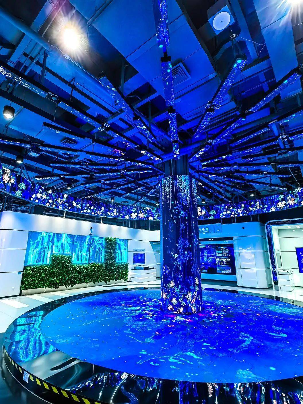 一路走来,不管是青岛人工智能展示中心,创新科技馆先进的人工智能大