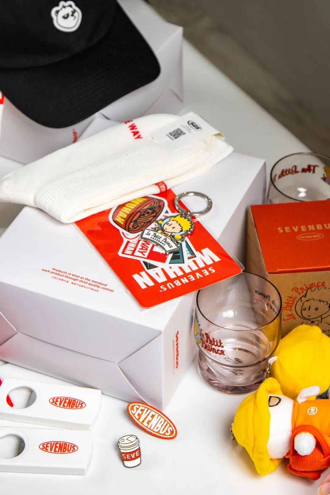 sevenbus新店奶狗坐镇目测即将霸屏每个天津人的票圈