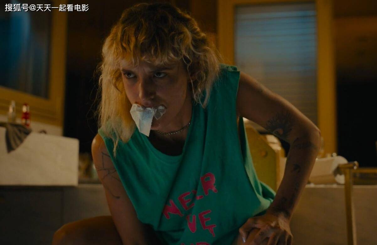 因为|人气车模不爱男人爱上车，事后意外怀孕，为隐瞒用发簪捅杀胎儿