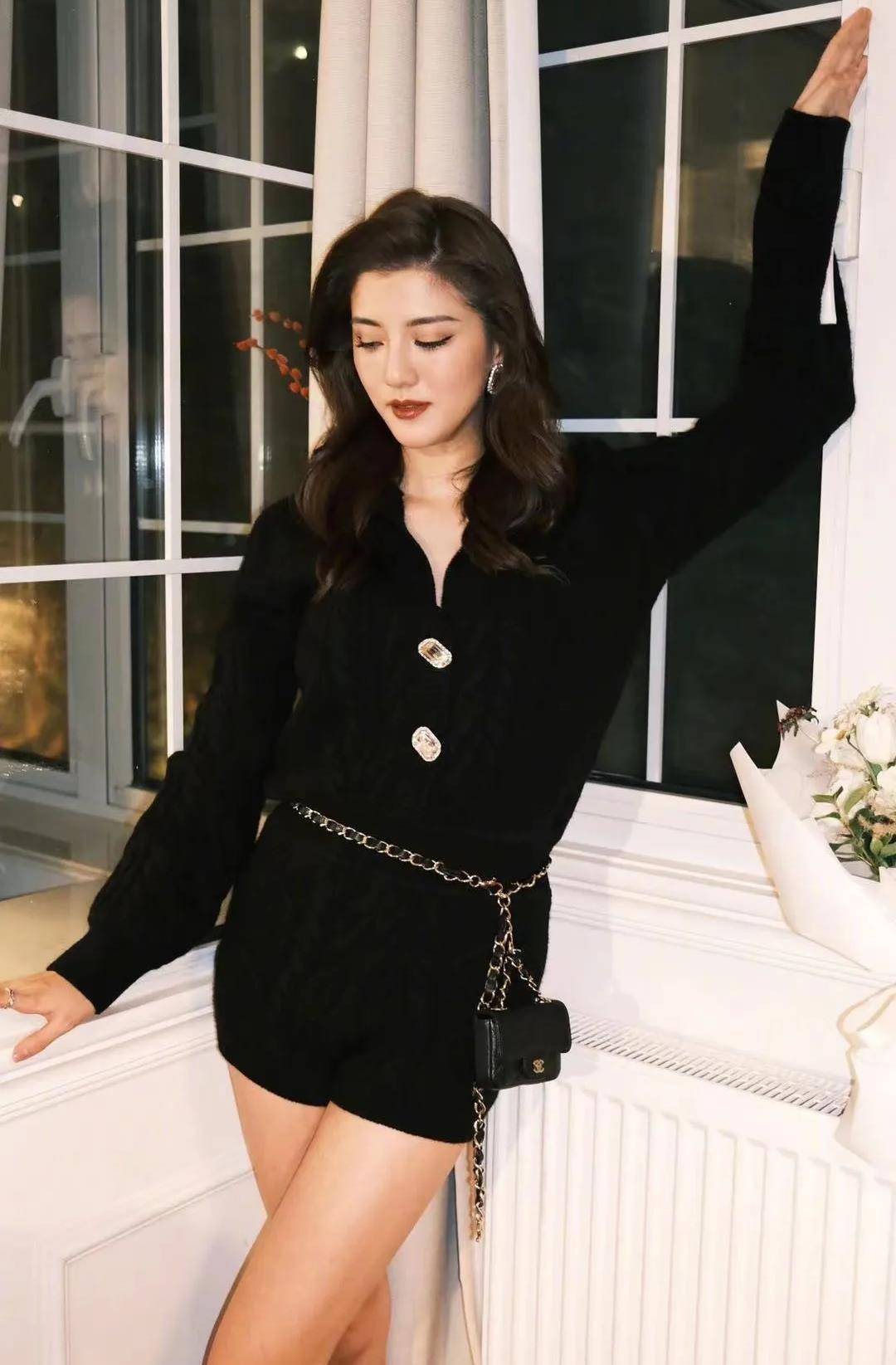 一身 被富豪求着认爱,吴千语的捞女标签终于洗白了?