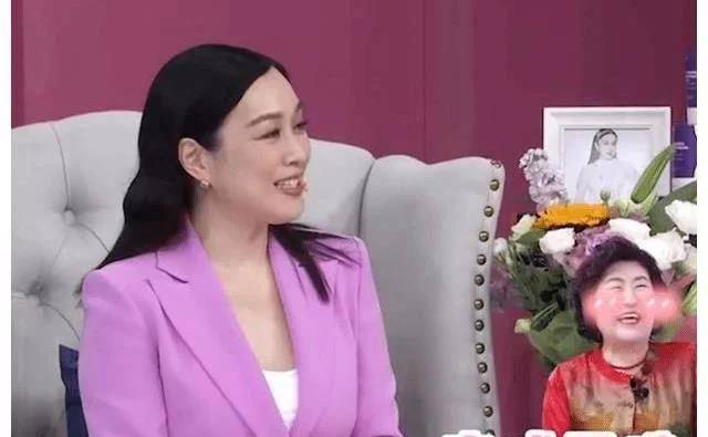 整体 钟丽缇上节目没了滤镜,一下子就成了干瘪老太太,脸松垮下坠