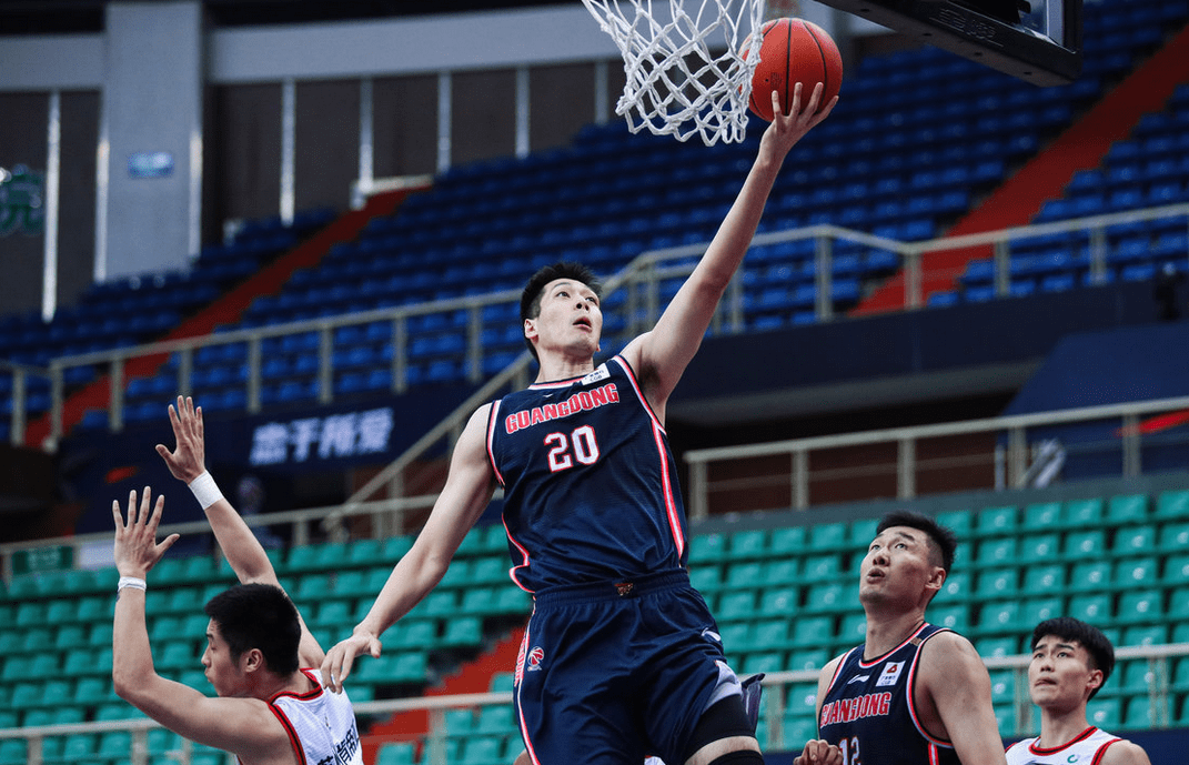 1|16分3板！宏远2米13内线新秀首秀惊艳，杜锋大力称赞