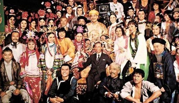 周星驰|他活了107岁，捧红刘德华周润发周星驰，一生捐了47亿、3万座楼！