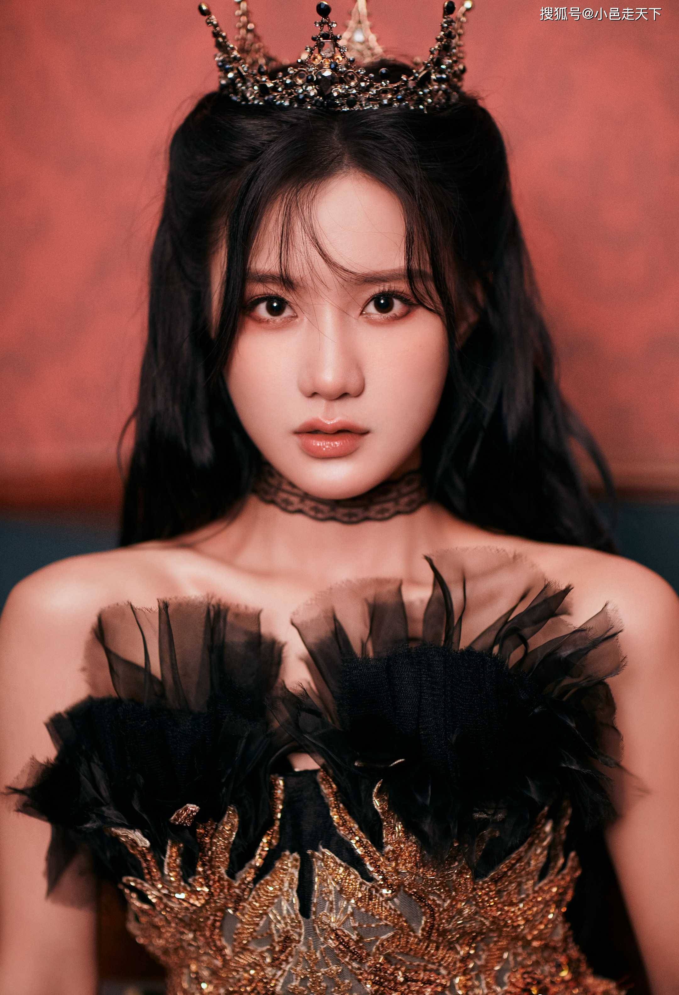 写真 陈意涵黑色系高贵优雅纯情写真