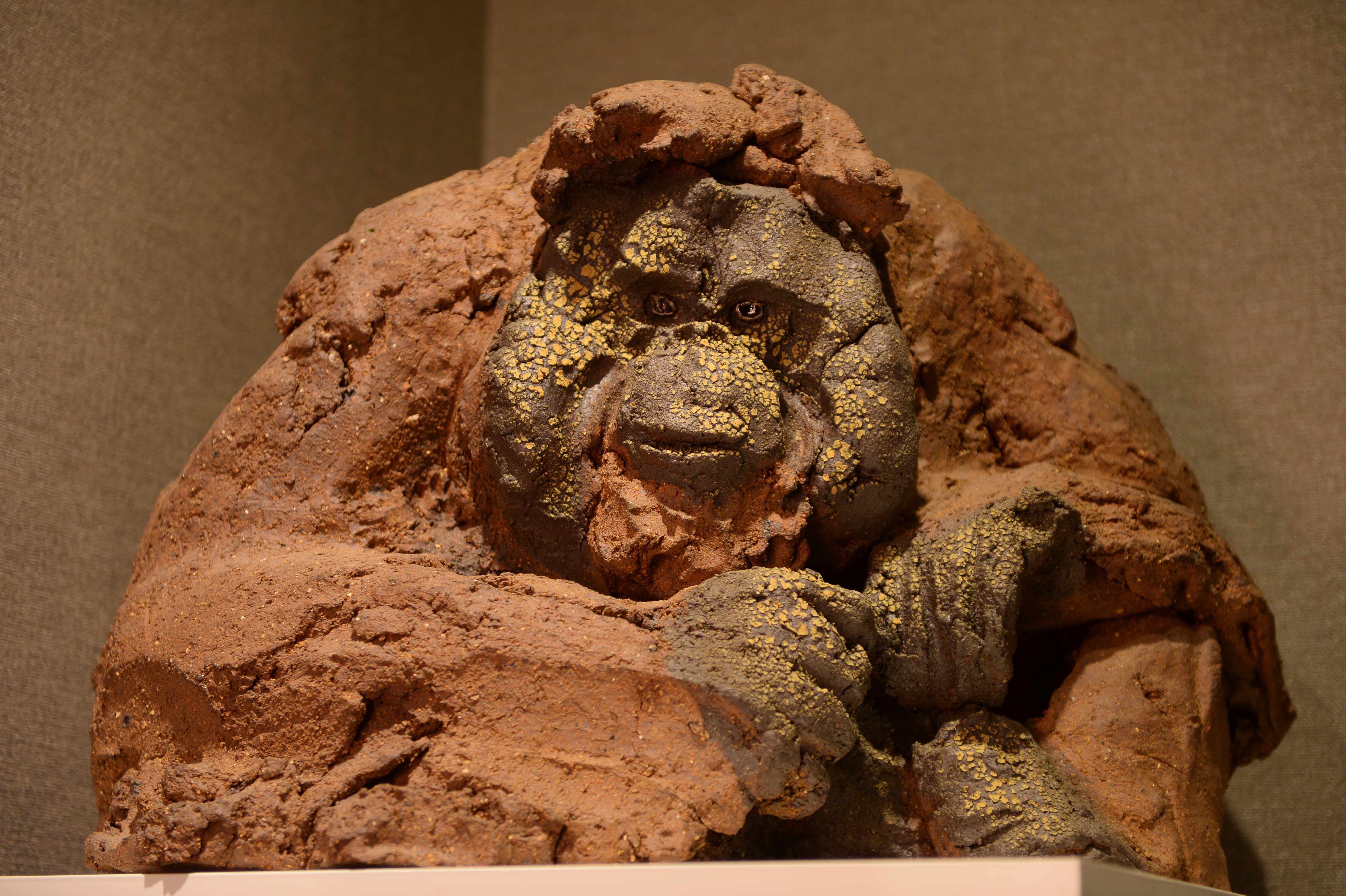 人性的高贵——赵坤雕塑创作中的人性关怀_工艺美术