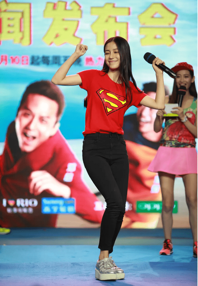 双颖“黑长直”惊艳众人的12位女星，双颖甜美娜扎性感，王祖贤难超越