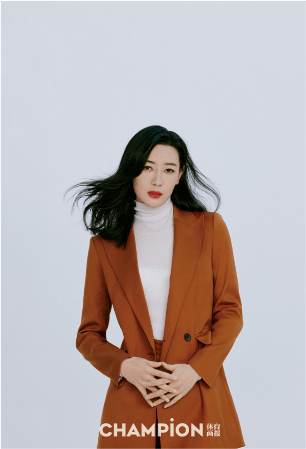 原创击剑冠军孙一文形象大变不敢认涂烈焰红唇性感美艳明星脸太惊艳