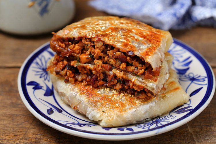 原创十分钟搞定不用揉面就能做出香酥美味的大肉饼孩子一口气吃俩