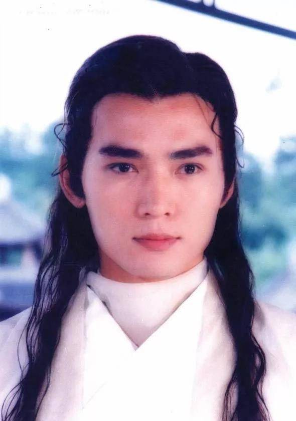 本人泡面头造型有多“丑”，他本人就能驾驭得多“帅”
