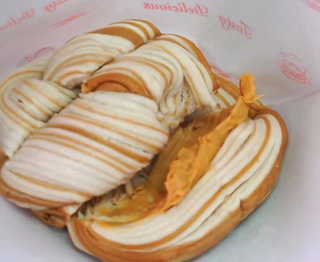 什么|台湾最诱人的早餐之一，海景馒头夹着猪排和鸡蛋，价格还很便宜