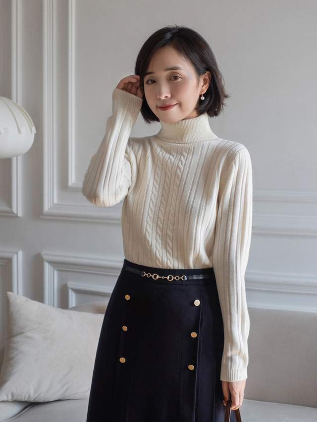 小个子 秋冬，是时候穿高领衫了，尝试这几组叠穿搭配，意外的好看时髦