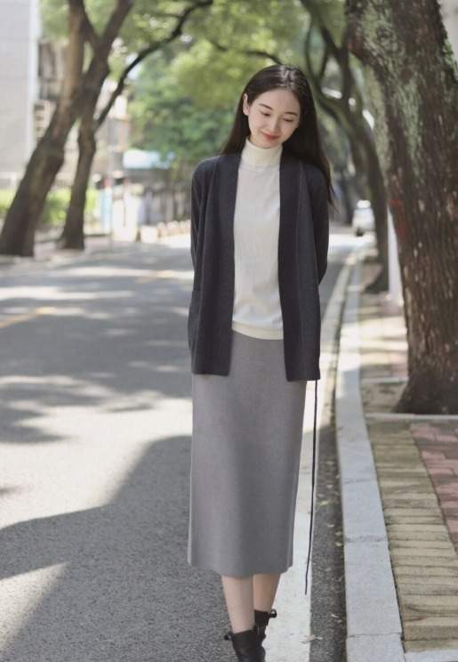 小个子 秋冬，是时候穿高领衫了，尝试这几组叠穿搭配，意外的好看时髦