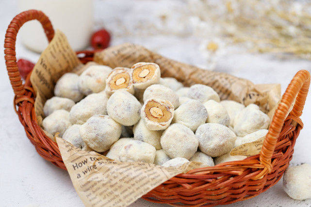 红遍大街小巷的奶枣在家做,货真价实奶香浓郁,甜度适中比买的好_红枣