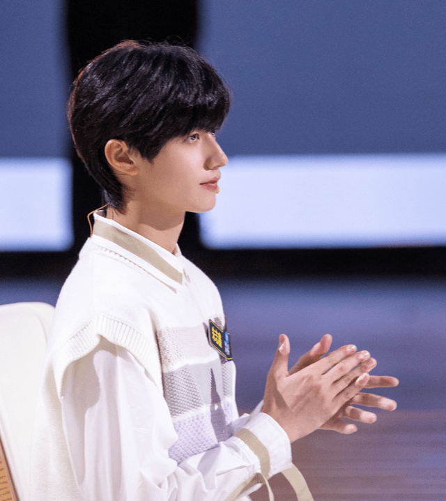 什么|《导演请指教》首播，点评场面太激烈，包贝尔赢了，因为我看懂了