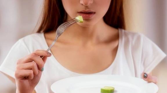 晶体|有的人喝了好多水尿也不多,有的人喝了一点就尿很多?看专家理解