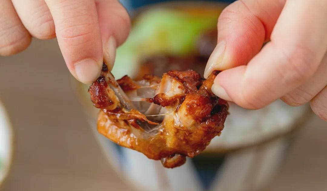 小勺|懒人最爱！这菜有个电饭煲就搞定，鲜香下饭