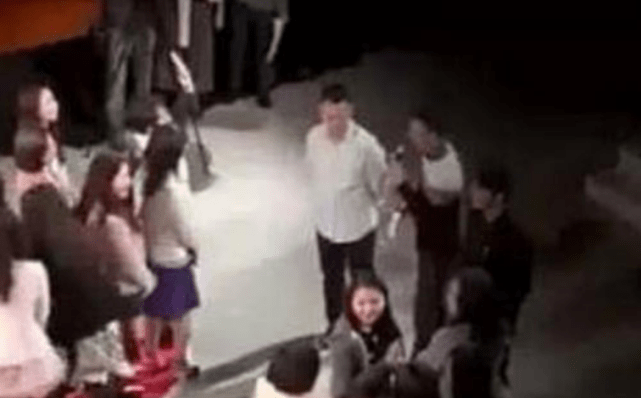 女孩子|刘銮雄儿子上《非诚勿扰》，24盏灯灭了22盏，孟非：他爸有164亿