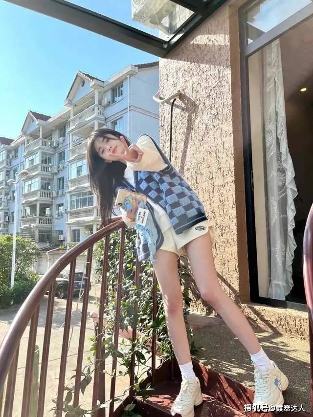 乐福 别再穿马丁靴了，今秋最火的是这“4双”鞋，舒适时尚还显高
