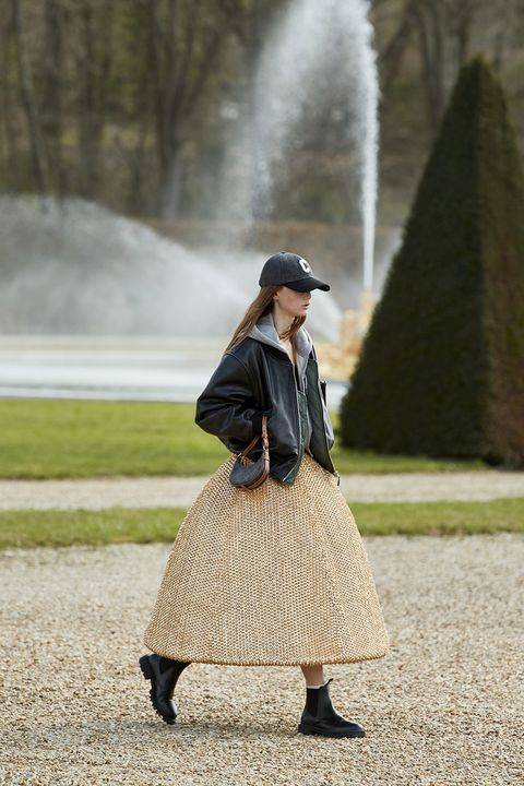 大树 2021秋冬趋势特搜！「华丽派对风格回归、滑雪服进攻伸展台」5大时装趋势盘点