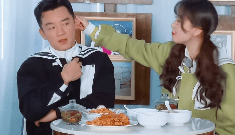 宋雨琦|林一夹面，baby贴心抱住腿，陆地夫妇后，跑男终于明白怎么炒cp了