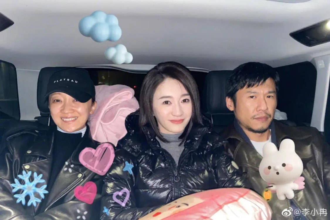 好友李小冉不美颜都这么白，衬的好友又黄又粗糙，40多岁一点不显老！