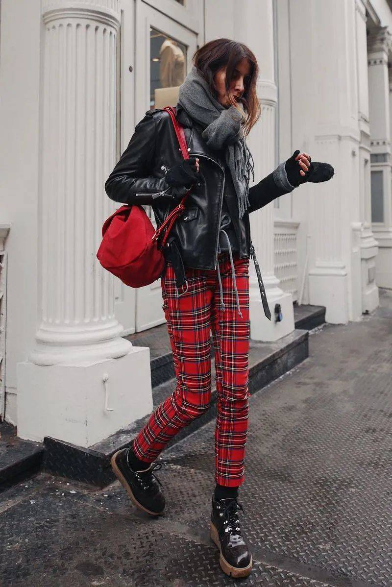 灯芯绒 别再穿高跟鞋了,奶奶裤+短靴才是今年秋冬最流行!