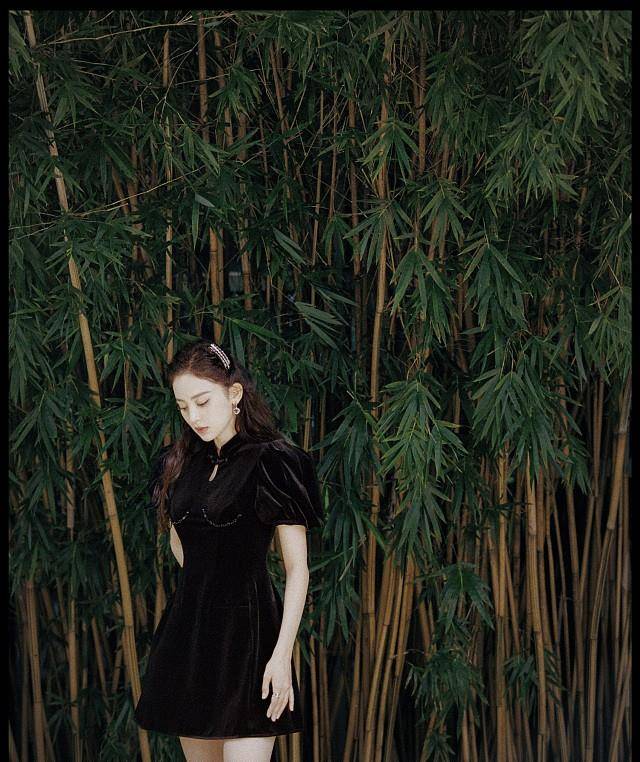 黑色 古力娜扎黑长直配黑色长裙有些“认不出”，清纯魅惑集一身，超美