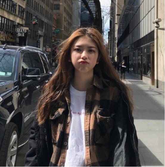 一席之地 格子元素在时尚圈里从不褪色,永远都拥有自己的一席之地