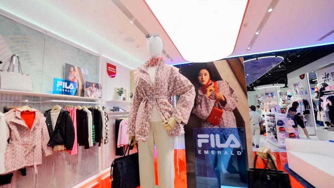 成都 刷屏预警！高圆圆邀你参加 FILA 全球全新旗舰店成都一号揭幕仪式！