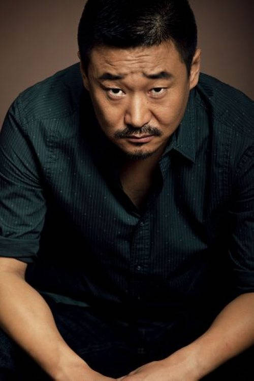 演技|《突围》临近大结局，给演员演技做个排行，靳东只能屈居第三