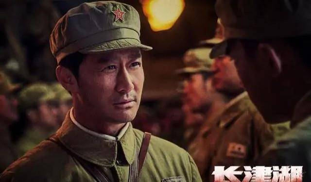 吴京|长津湖票房破56亿，反超战狼二指日可待，打败吴京的只有吴京