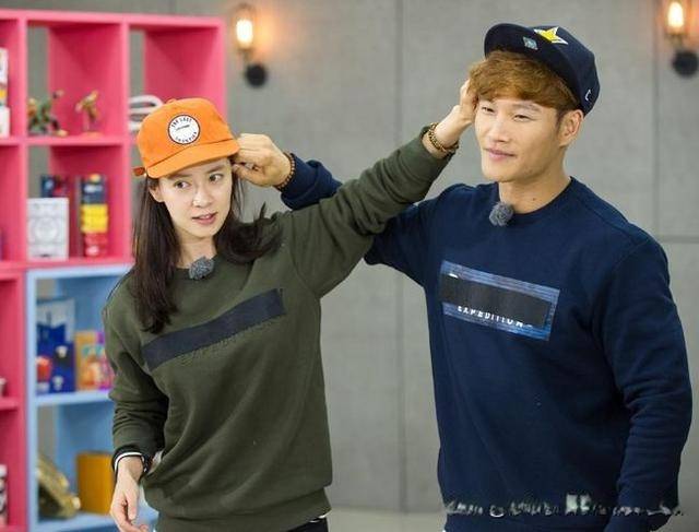 欧巴|宋智孝金钟国真恋爱了,懵智躺金钟国怀里问:欧巴要和我结婚吗?