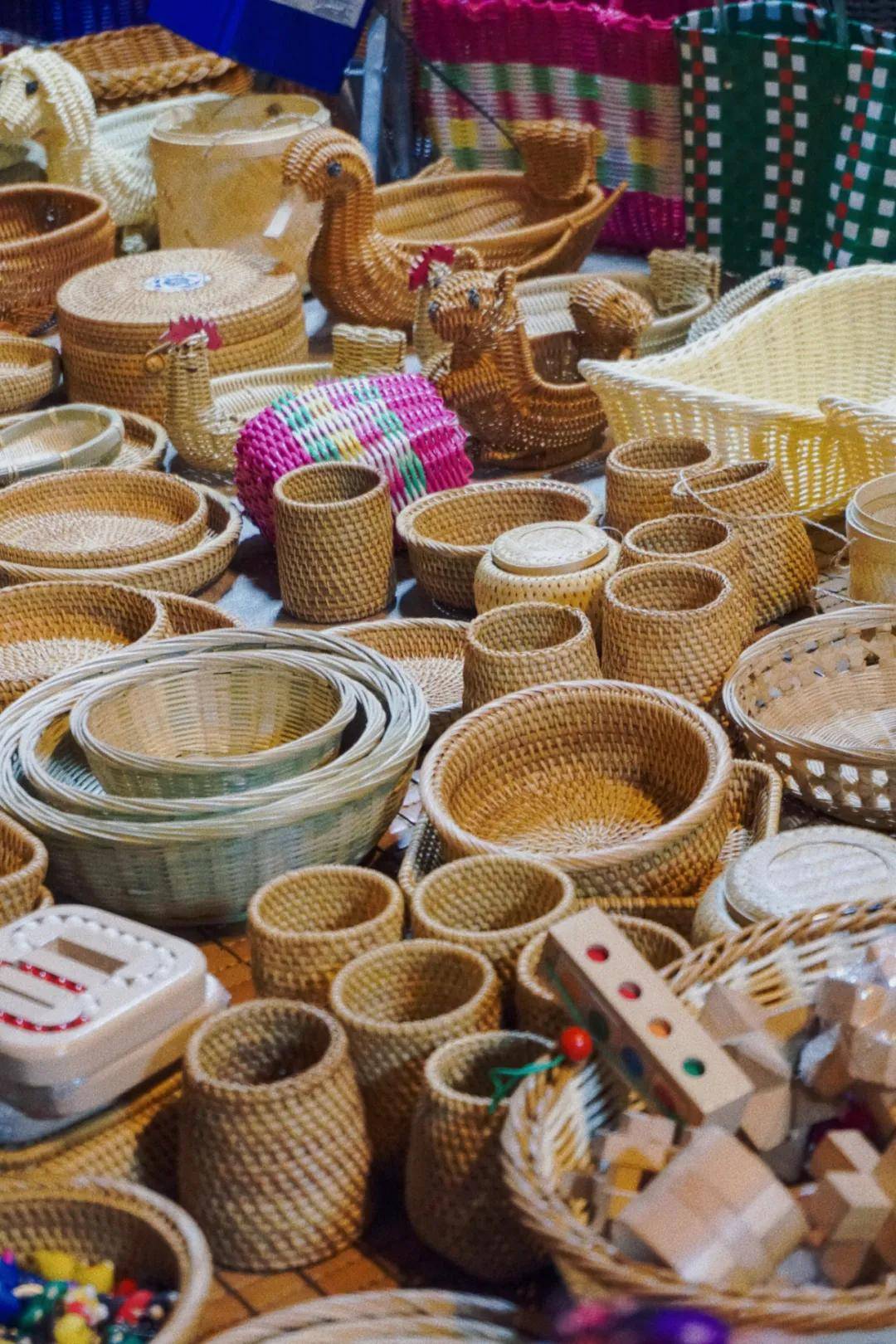 我们也来逛福州鬼市了凌晨开市天亮消失这里究竟在卖什么