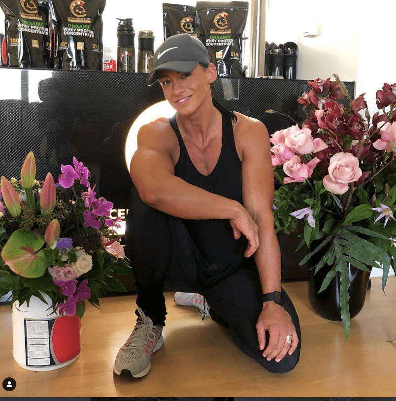 图源:ins从一味追求纤瘦的模特行业转入健身行业,cindy landolt找到了